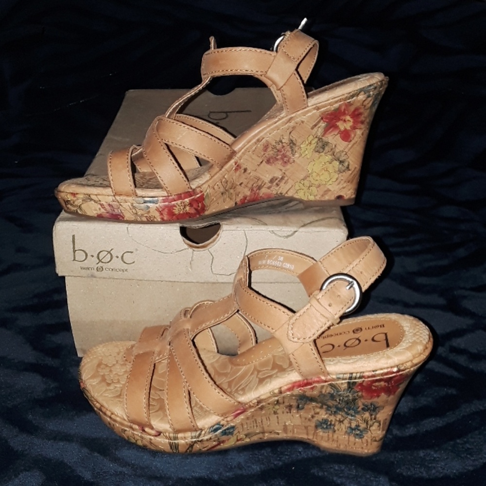 NWOT b.o.c. Wedge Sandals